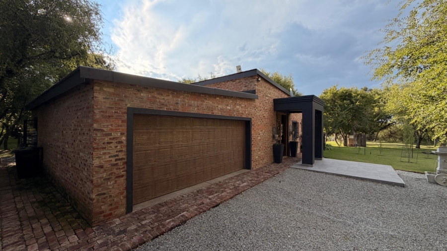  Bedroom Property for Sale in Viljoenskroon Rural Free State